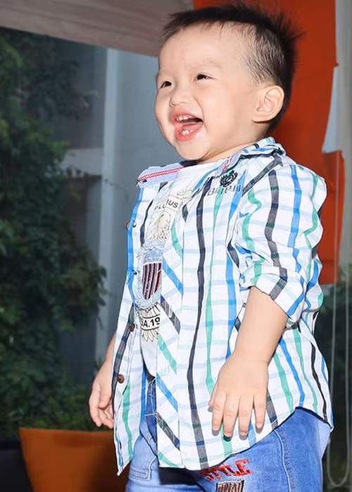 Trước khi đường ai nấy đi trong ồn ào, Bảo Duy và Phi Thanh Vân có một cậu con trai chung tên Tấn Đức.