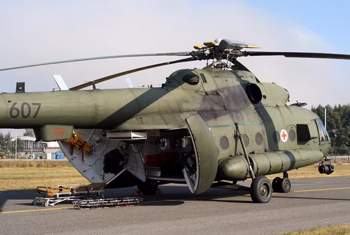 Cửa đuôi của trực thăng Mi-17 được thiết kế cho phép triển khai, thu hồi binh lính, hàng hóa nhanh và dễ dàng hơn. (Ảnh: Jetphotos)