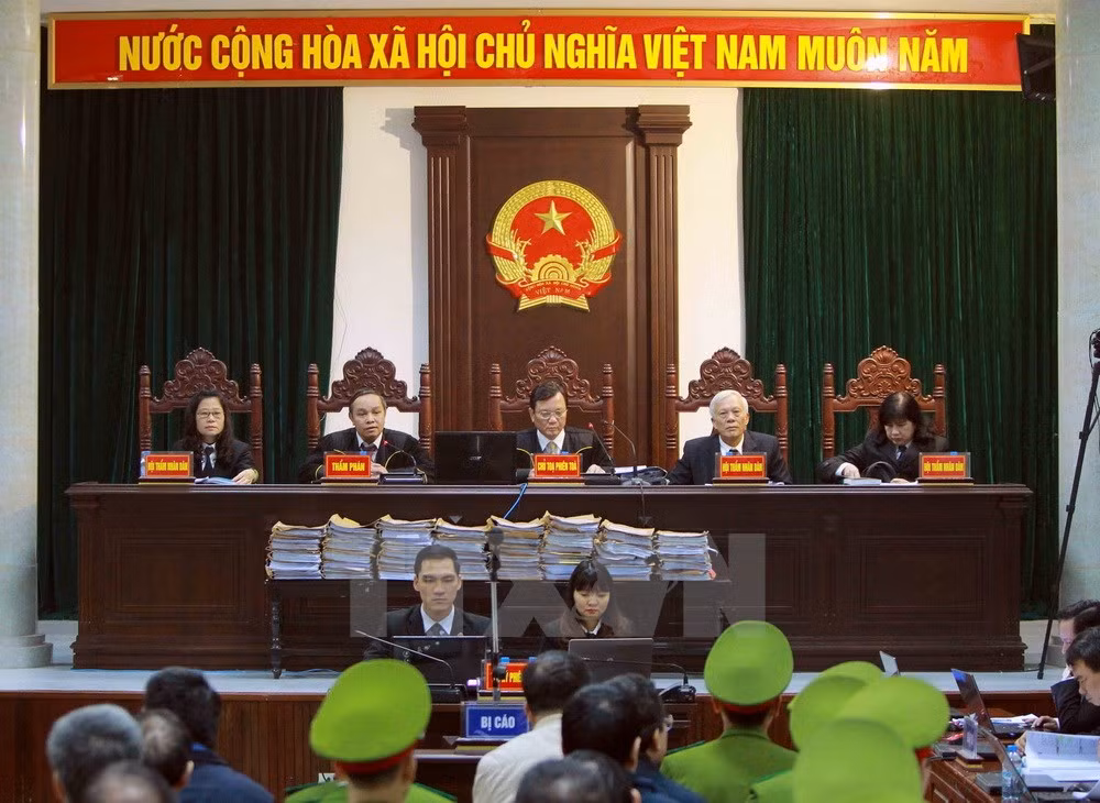 Toàn cảnh bên trong phiên tòa xét xử. Ảnh: TTXVN.