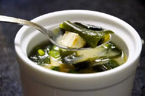 Canh đậu phụ rong biển