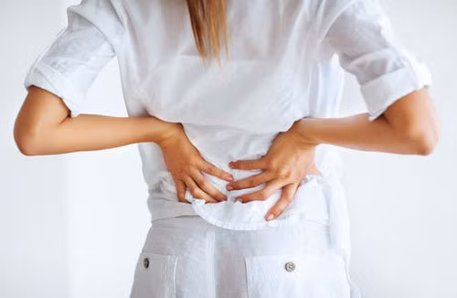 Về sức khỏe: Những người sinh ngày 26/3 có thể phải đối mặt với một số vấn đề như đau mỏi lưng, dị ứng do thay đổi thời tiết hay chấn thương ở chân, đầu gối.