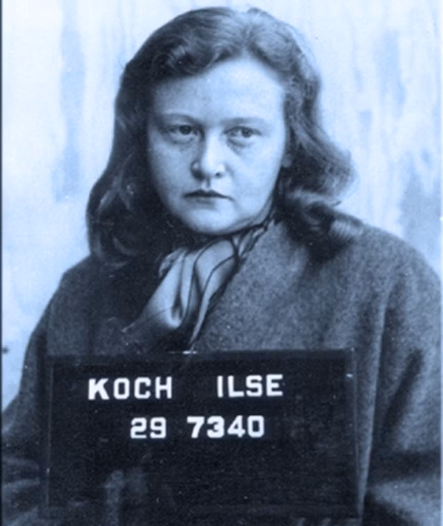 3. Ilse Koch (1906 - 1967) được biết đến với biệt danh "phù thủy ở Buchenwald". Ả là vợ của Karl Koch - chỉ huy trại tập trung Buchenwald và Majdanek.