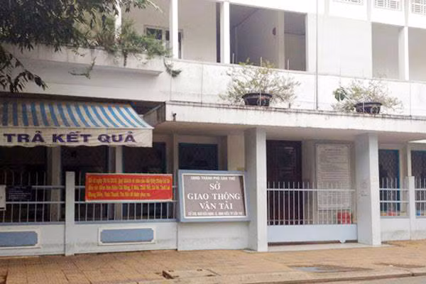 Nguyen pho giam doc So bi to bo con roi: 