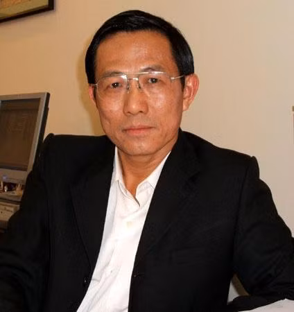  Ông Cao Minh Quang - Nguyên Thứ trưởng Bộ Y tế bị cách chức tất cả các chức vụ trong Đảng. Ông Quang thiếu trách nhiệm, buông lỏng lãnh đạo, chỉ đạo, thiếu kiểm tra, giám sát, để lưu hành thuốc giả nguồn gốc, xuất xứ, để nhiều cán bộ, đảng viên bị kỷ luật, xử lý hình sự, gây hậu quả rất nghiêm trọng, làm thất thoát, lãng phí tiền, tài sản của Nhà nước và xã hội.