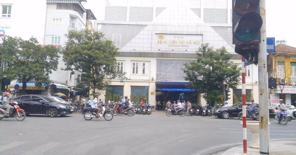 Các bị can nêu trên đã có các hành vi vi phạm hoạt động đấu thầu trong việc mua sắm vật tư, hóa chất, thiết bị y tế, làm tăng chi phí, gây thiệt hại tài sản cho Nhà nước và người bệnh, ảnh hưởng đến hoạt động đúng đắn của công tác khám chữa bệnh, gây bức xúc trong dư luận, nhân dân. 