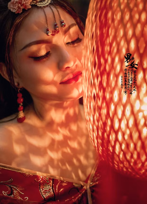 Trà My vốn là một nữ sinh xuất thân từ vùng quê nghèo tại Quảng Bình. Sau khi vào Đà Nẵng học tập thì quen biết và yêu Nguyễn Vũ Trọng, SN 1983, trú phường Hòa An, quận Cẩm Lệ, TP. Đà Nẵng - ông trùm ma túy. Dần dần, My cũng theo Trọng dấn thân vào con đường tội lỗi. 
