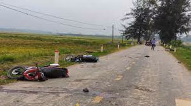  5 người tử vong do tai nạn liên hoàn trong đêm ở Phú Thọ: Đêm 21/9 tại xã Minh Tân, huyện Cẩm Khê xảy ra vụ TNGT liên hoàn giữa 4 xe mô tô do các thanh, thiếu niên điều khiển đi chơi trung thu. Hậu quả làm chết 5 người, bị thương 2 người. Trong đó 1 người trong tình trạng say rượu. 