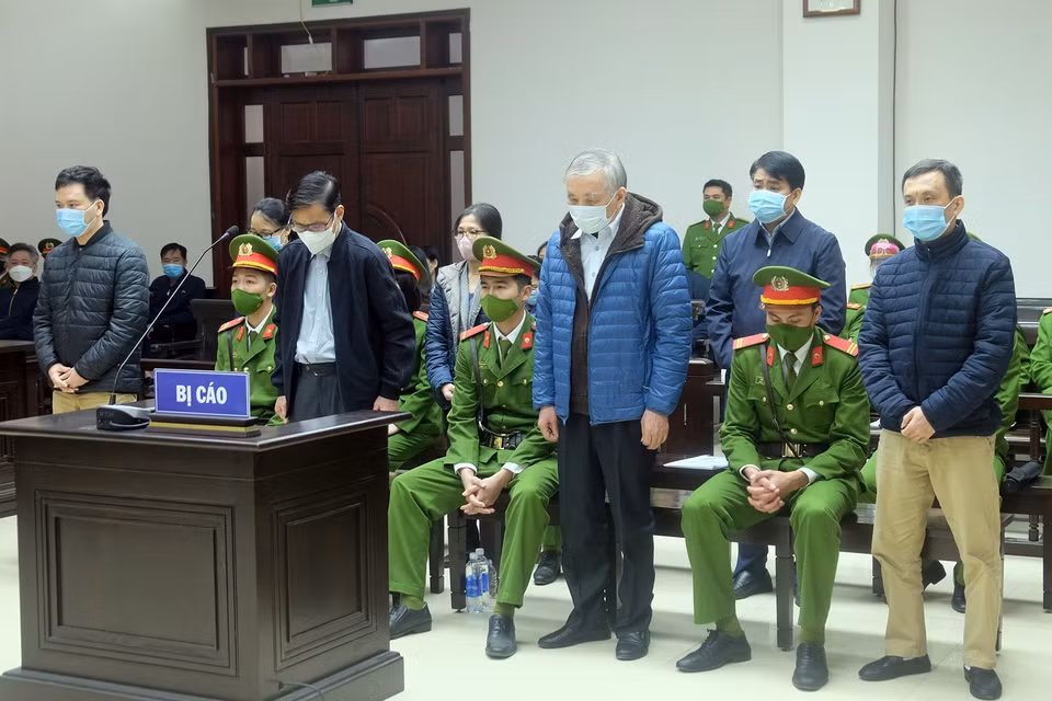 Cuu Chu tich UBND TP Ha Noi bi de nghi 3 - 4 nam tu