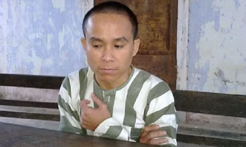 Đối tượng tại cơ quan công an.
