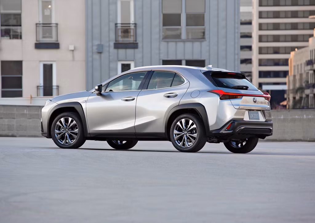 Là thành viên nhỏ nhất trong gia đình SUV của Lexus sau NX, RX và LX, UX là câu trả lời của hãng xe Nhật đến với các đối thủ trong phân khúc SUV hạng sang cỡ nhỏ như Mercedes-Benz GLA, BMW X2, Audi Q3, Infiniti QX30, Volvo XC40.