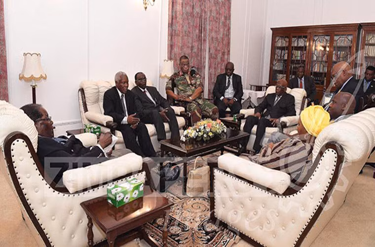 Can canh cuoc dam phan giua Tong thong Mugabe va Quan doi Zimbabwe-Hinh-4