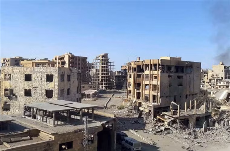 Dot nhap thanh pho Deir Ezzor sach bong IS sau giai phong-Hinh-2