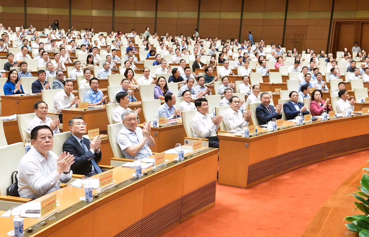 Hội nghị toàn quốc triển khai thực hiện Nghị quyết Trung ương 10 Hoi nghi toan quoc trien khai thuc hien Nghi quyet Trung uong 10