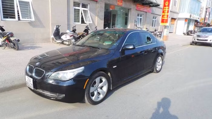 Hà Nội: Tài xế BMW bất tỉnh lạ thường giữa phố Ha Noi: Tai xe BMW bat tinh la thuong giua pho