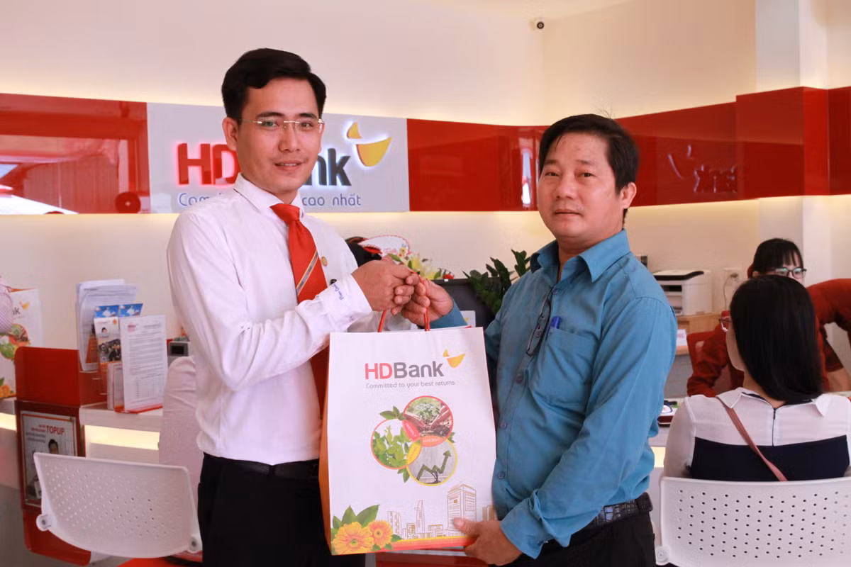 Khai truong HDBank Chon Thanh-Hinh-2