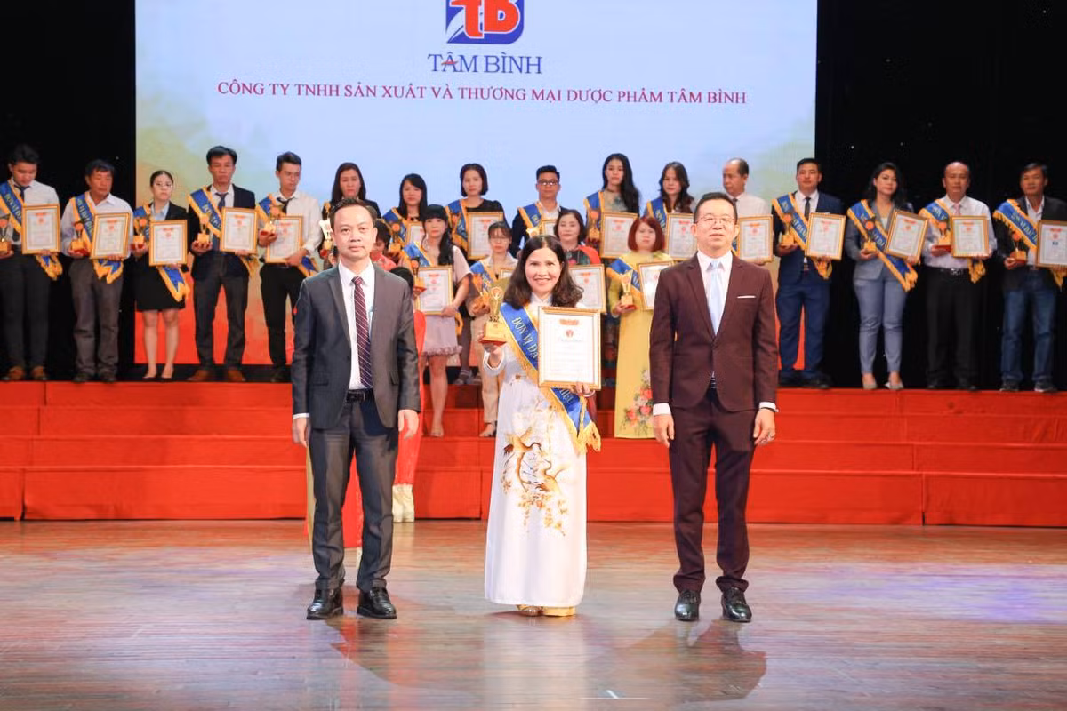 Top 10 thuong hieu manh quoc gia 2020 goi ten Duoc pham Tam Binh