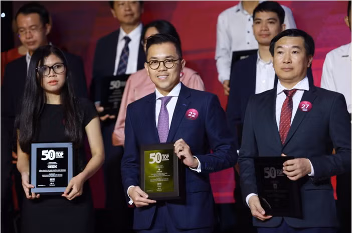 VPBank lien tiep duoc vinh danh trong “Top 50” cong ty