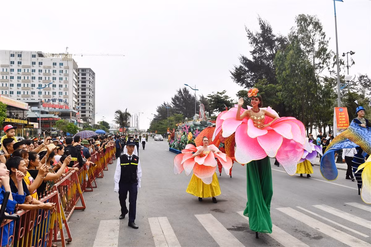 Thanh Hoa to chuc carnival duong pho don mua du lich bien 2020-Hinh-3