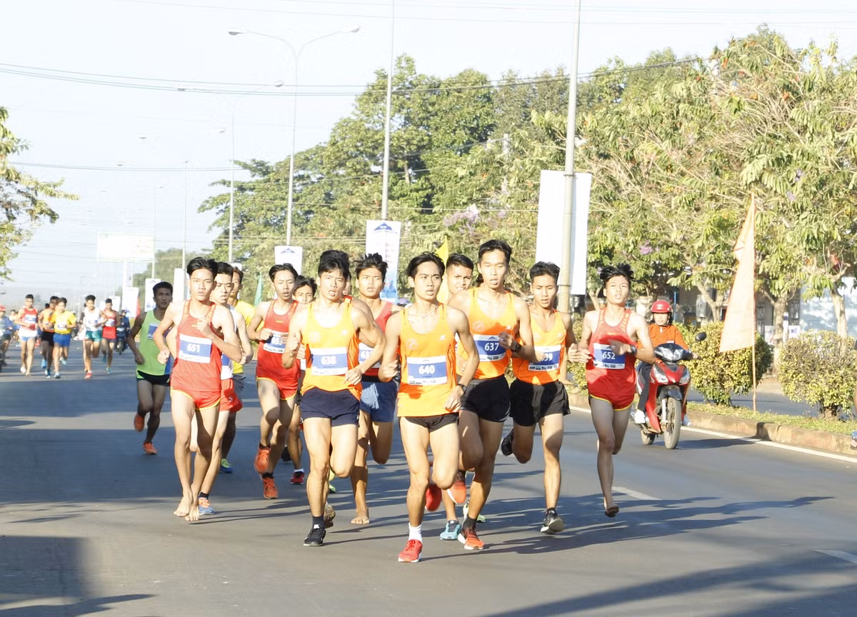 Nha vo dich SEA Games 30 len ngoi 
