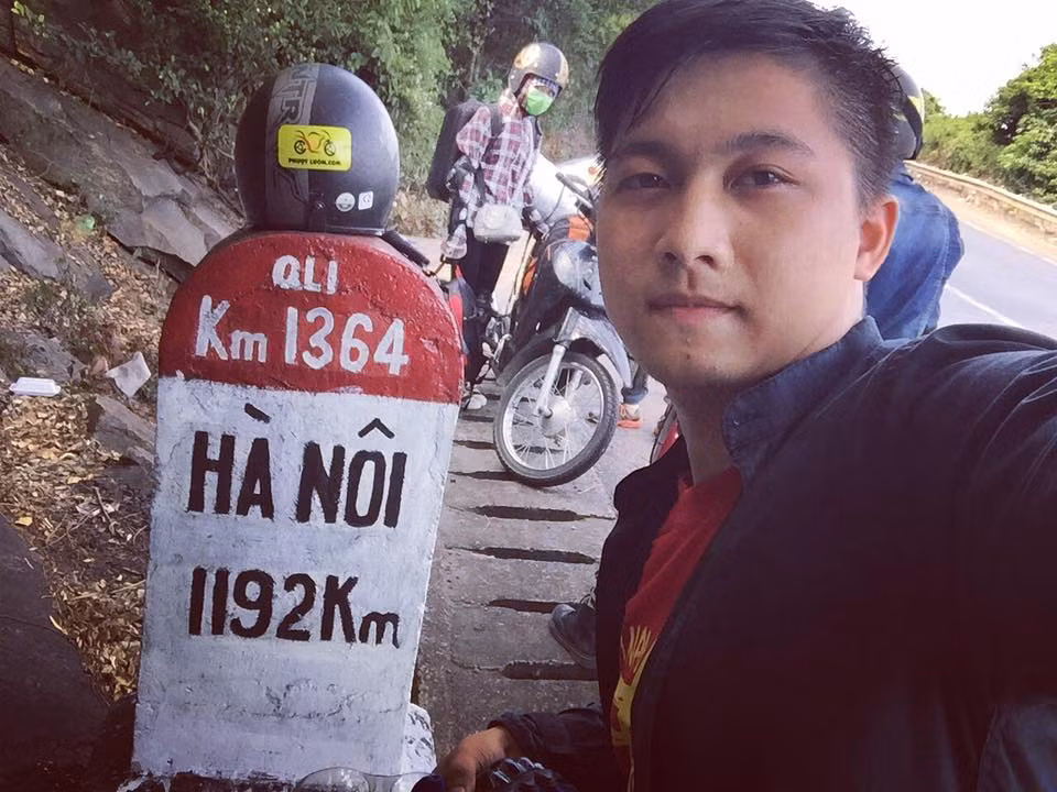 Hùng Cường tâm sự: “Hãy cứ đi thật xa nhưng phải trở về nhà” và “cứ đi là sẽ đến”. Những cung đường mang tên “hạnh phúc” nhưng hành trình đến với nó luôn gọi tên những thử thách gian nan. Trong hành trình xuyên Việt không phải lúc nào cũng màu hồng, cũng hoàn hảo như bạn nghĩ, những lần hư xe, lạc đường hay gặp thời tiết xấu... Tuy nhiên, sau tất cả bạn sẽ được học cách vượt qua khó khăn, có những trải nghiệm rất thú vị".