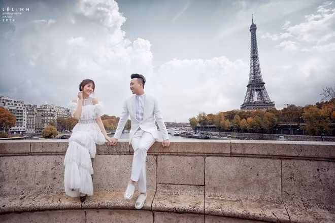 Trấn Thành luôn miêu tả chuyện tình của bản thân như cổ tích. Ý tưởng xuyên suốt bộ ảnh cũng là màu sắc mộng mơ.