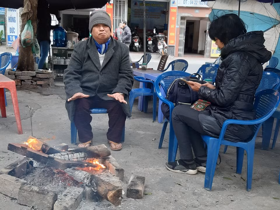 Người già và trẻ nhỏ nên cẩn thận, giữ gìn sức khỏe đề phòng tác hại của thời tiết rét buốt