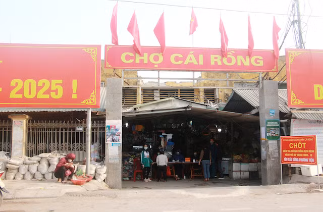 Tu 30/1, phong toa thi tran Cai Rong, gian cach xa hoi huyen Van Don-Hinh-3