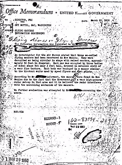 Năm 1947, một sự kiện lạ kỳ đã xảy ra tại Roswell, New Mexico, khi một vật thể bí ẩn đã rơi xuống Trái đất, tạo ra hàng loạt những tranh cãi và phiên tòa ở nhiều nơi trên thế giới.