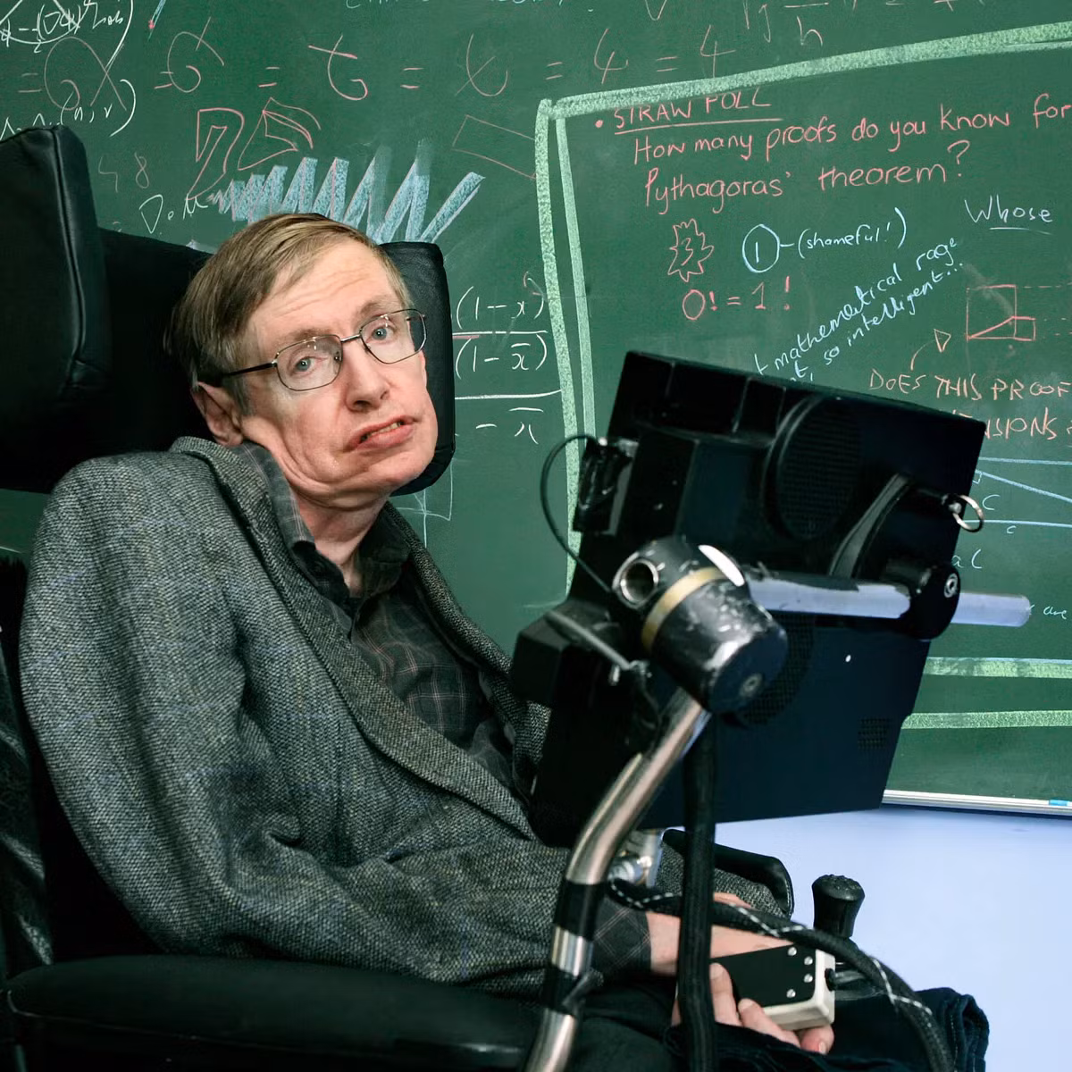 Giật mình tiên tri của Stephen Hawking về tương lai nhân loại Giat minh tien tri cua Stephen Hawking ve tuong lai nhan loai