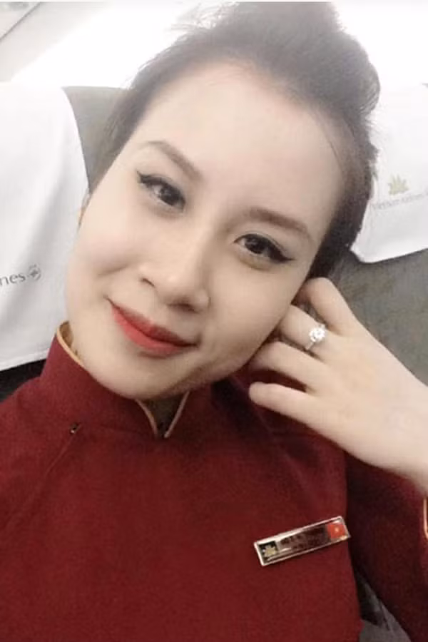 Ngọc Hương - vợ MC Thành Trung từng là tiếp viên hàng không xinh đẹp và giỏi giang. 