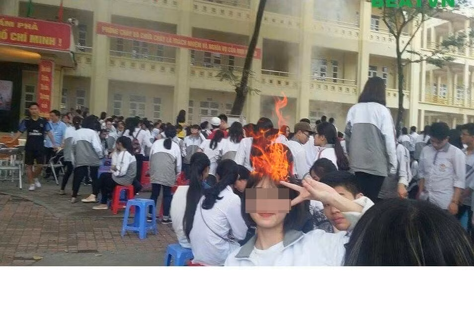 Chưa rõ thực hư câu chuyện ra sao nhưng hành động của nữ sinh này nhanh chóng bị chế "không thương tiếc" và nhận nhiều ý kiến trái chiều. Ảnh: FB Đại Cú.