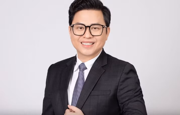  Trương Khánh Hoàng, cựu quyền Tổng giám đốc Ngân hàng SCB bị cáo buộc ký hợp thức 386 khoản vay, giúp Trương Mỹ Lan chiếm đoạt gần 183.000 tỷ đồng.