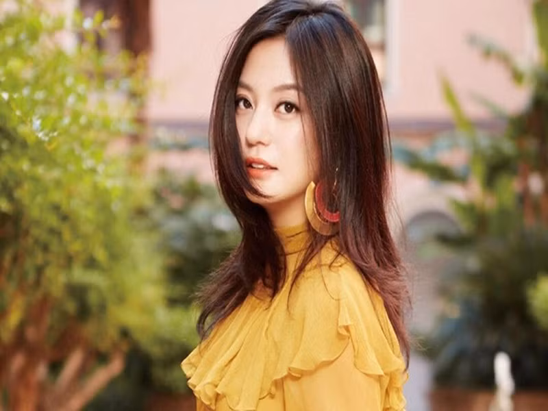 Năm 2018, trong danh sách Nữ tỷ phú tự thân (Hurun Global Self-Made Women Billionaires List 2018) do Viện nghiên cứu Hurun (trụ sở tại Thượng Hải, Trung Quốc) công bố, Triệu Vy đứng thứ 100 trong tổng số 102 người.