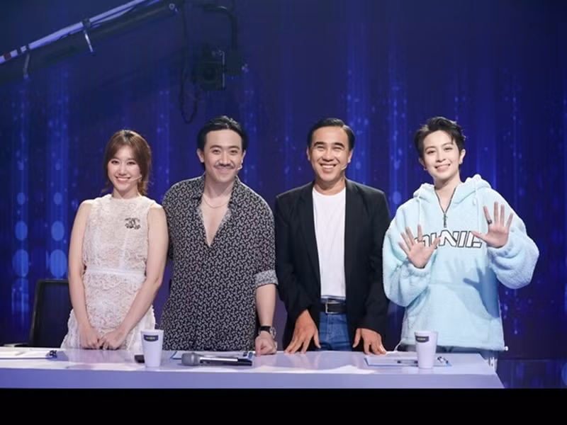 Tung xin Quyen Linh “bi kip”, Tran Thanh vuon len MC so 1 the nao?