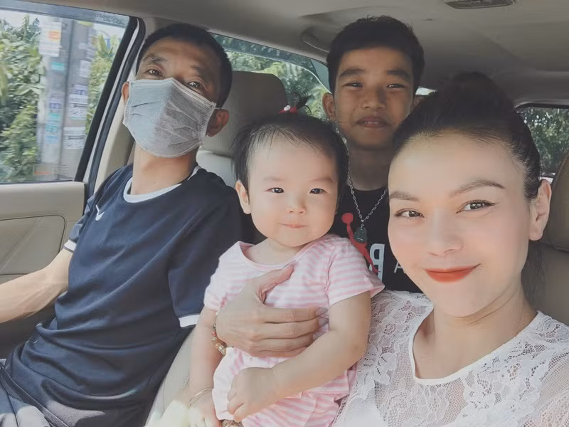 Sau khi vượt qua vùng tối hôn nhân, Hải Yến quyết định sinh thêm con gái thứ hai khiến gia đình trở nên hạnh phúc hơn.