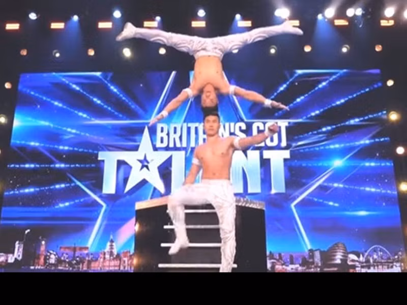 Năm 2018, dù chỉ lọt top 5 Britain's Got Talent nhưng Quốc Cơ - Quốc Nghiệp vẫn tỏa sáng, được nhiều khán giả Việt lẫn khán giả nước ngoài yêu mến bởi màn biểu diễn đỉnh cao. Ảnh: Zing