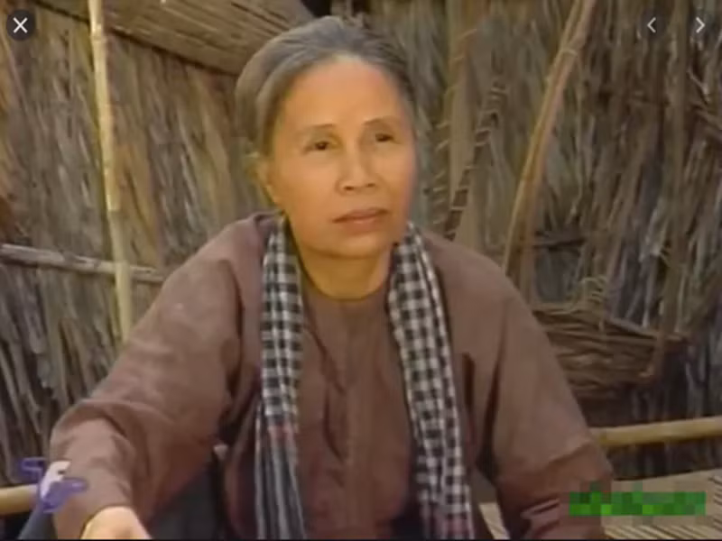 Giống nghệ sĩ Hữu Thành, nghệ sĩ Ánh Hoa cũng từng xuất hiện trong “Đất phương Nam”. Bà đóng vai bà Tám Luông. Năm 2020, nghệ sĩ Ánh Hoa qua đời sau quãng thời gian chiến đấu với bệnh tai biến mạch máu não ở tuổi 79. Ảnh: Gia đình xã hội