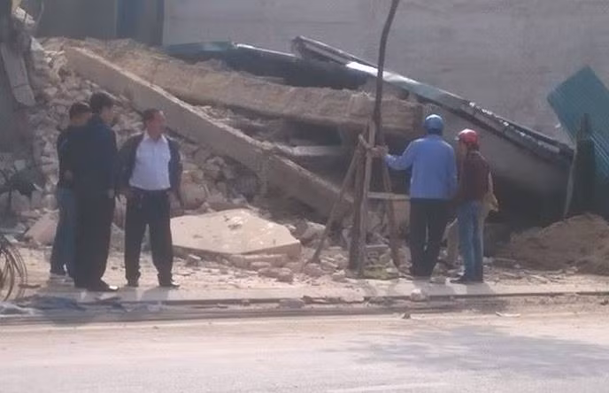Hiện trường ngôi nhà bị đổ sập.