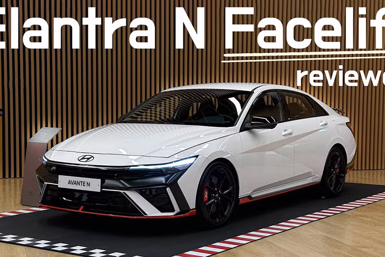 Tuy nhiên, Hyundai Thành Công vẫn chưa công bố giá bán, cũng như kế hoạch bán hàng tại Việt Nam. Hyundai Elantra thế hệ thứ 7 vẫn đang được lắp ráp và phân phối dưới 4 phiên bản tiêu chuẩn, giá bán từ 599 – 799 triệu đồng.
