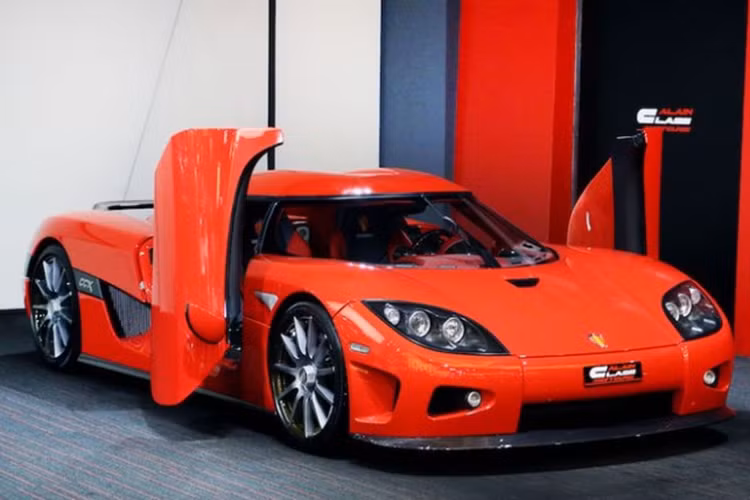 Được biết, Koenigsegg chỉ sản xuất đúng 47 chiếc CCX, trong đó có 30 chiếc phiên bản thông thường và số lượng còn lại được chỉnh sửa thành các phiên bản đặc biệt như CCXR, CCX/CCXR Special Edition, Trevita.