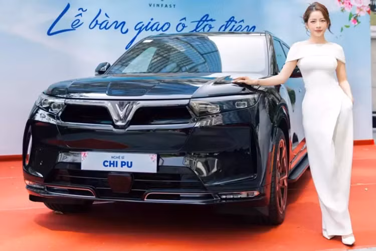 VinFast VF9 dien gia tu 1,5 ty cua Chi Pu co gi hay?