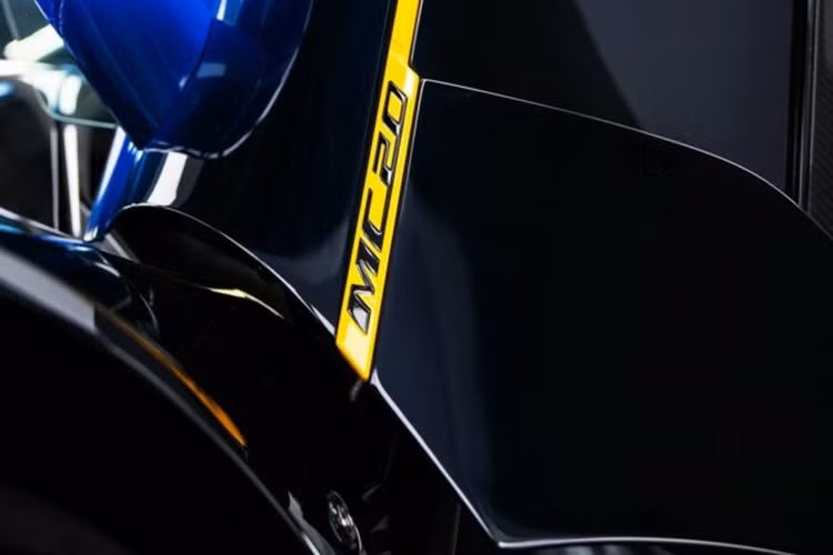 Thông số này cho phép chiếc coupe có thể tăng tốc từ 0 – 100 km/h trong 2,9 giây, trước khi đạt tốc độ tối đa lên tới 325 km/h.