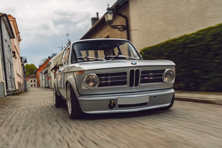 Chiếc xe đầu tiên của ông là chiếc BMW 2002 đời 1970 tuy nhiên sau thời gian, ông đã bán chiếc xe này do một số thay đổi trong nhu cầu sử dụng. Nhiều năm sau đó, đam mê “trỗi dậy” và Granberg lại tìm mua một chiếc BMW 2002 khác.