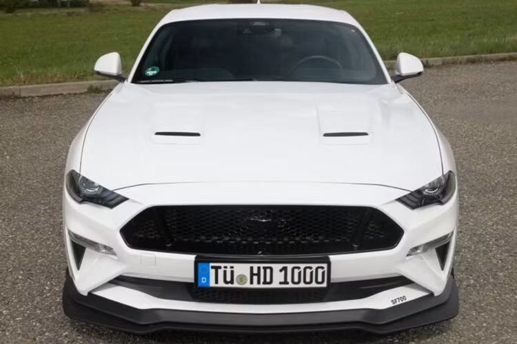 Hãng độ Schropp Tuning độ Ford Mustang GT với gói siêu nạp, từ đây giúp tăng sức mạnh và cải thiện khả năng xử lý của xe. Gói độ này gây ấn tượng chủ yếu bởi bộ siêu nạp SF700 cho động cơ V8 5.0 lít.
