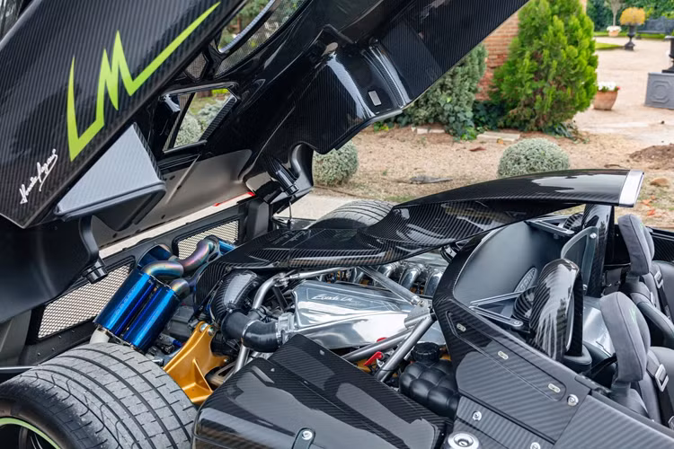 Kết quả đã tạo ra một trong những chiếc Zonda có vẻ ngoài ấn tượng bậc nhất hiện có. Giá trị của những chiếc Pagani Zonda đã qua sử dụng đã tăng vọt trong những năm gần đây và không có dấu hiệu hạ nhiệt.