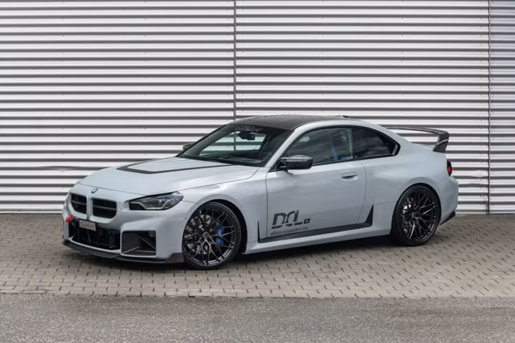 Vừa qua hãng độ Dahler của Đức đã cho ra mắt gói nâng cấp dành cho BMW M2 thế hệ mới. Đây chính là gói nâng cấp Stage 2 mà thương hiệu Dahler đã cho ra mắt sau một thời gian giới thiệu gói nâng cấp Stage 1 cho mẫu xe thể thao.
