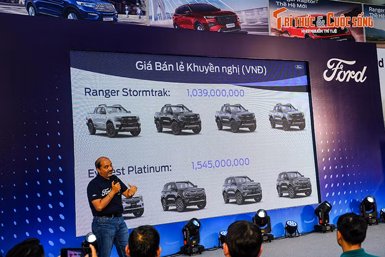 Ford Ranger Stormtrak dự kiến sẽ được giao tới tay khách hàng Việt Nam từ đầu tháng 5/2024. 100 khách hàng đầu tiên mua Ranger Stormtrak sẽ nhận được ưu đãi là Thẻ du lịch điện tử trị giá 10 triệu đồng.