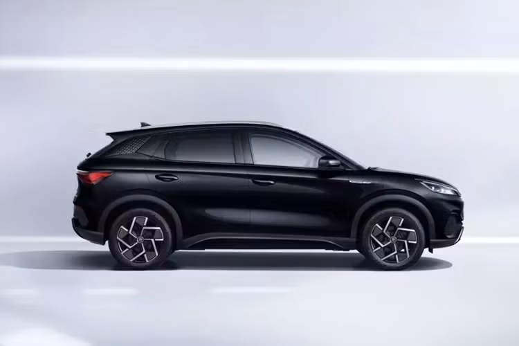 Đây là động thái đầu tiên trong năm Giáp Thìn của BYD để tăng doanh số cho Yuan Plus. Cụ thể, chiếc xe này là BYD Yuan Plus Honor Edition, có tổng cộng 5 cấu hình. Mức giá xe BYD Yuan Plus 2024 dao động từ 119.800 đến 147.800 nhân dân tệ (tương đương 391 đến 483 triệu đồng).