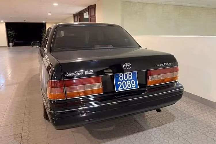 Chiếc xe Toyota Crown của Tổng bí thư Nguyễn Phú Trọng sử dụng động cơ dung tích 3.0 lít, sản sinh ra công suất tối đa 220 mã lực và mô-men xoắn cực đại 295 Nm. Hệ dẫn động 4 bánh đã được cung cấp cho Royal Extra và Royal Saloon. S150 Crown sẽ là thế hệ cuối cùng được cung cấp hộp số sàn.