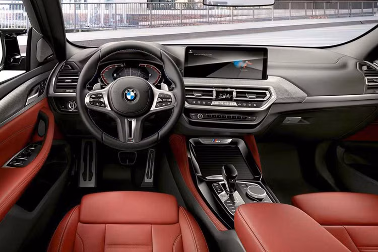 Hãng xe sang Đức không cho biết khi nào họ dự định ngừng sản xuất BMW X4. Với việc thế hệ mới của X3 được đưa tới tay khách hàng bắt đầu vào cuối năm nay, phiên bản mang phong cách coupe sẽ không còn tồn tại lâu nữa. Có vẻ như mẫu xe này khó có thể tồn tại qua năm 2025.